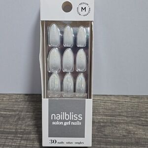 Dashing Diva NailBliss Salon Gel Nails Medium Length Brand New  - White Silver
